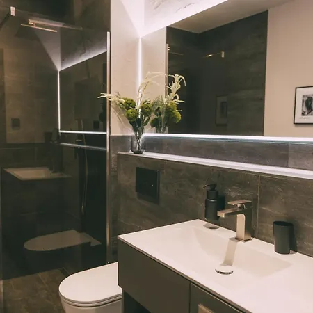 Livalpin - With Private Sauna & Whirlpool Apartmán
