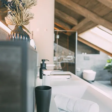 Livalpin - With Private Sauna & Whirlpool *